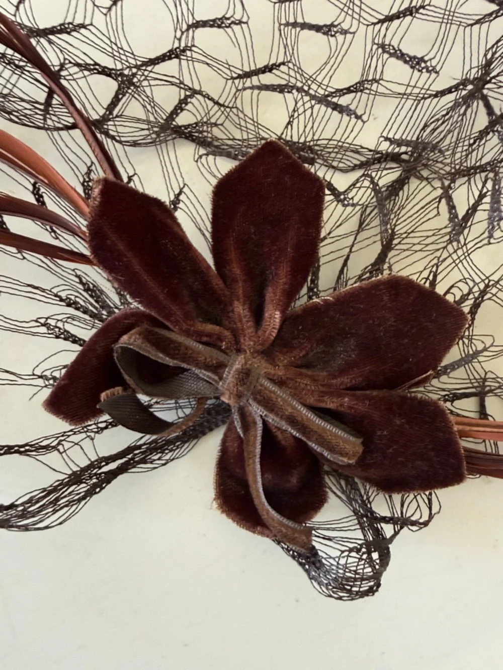 Vintage Brown Velvet Feather Flower Fascinator Hat Headpiece - Picture 2 of 11